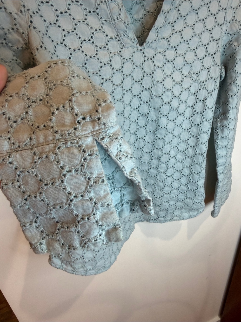 100% Linen Light Blue Eyelet Collared Long-Sleeve Top, S - Picture 2 of 7
